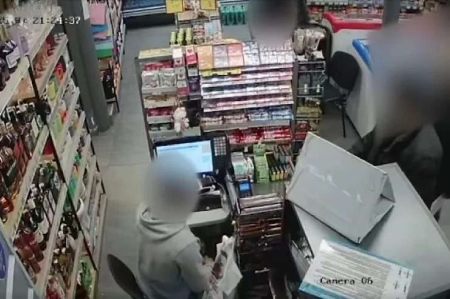 Azərbaycanlı gənclər Tiflisdə döyüldü - VİDEO 