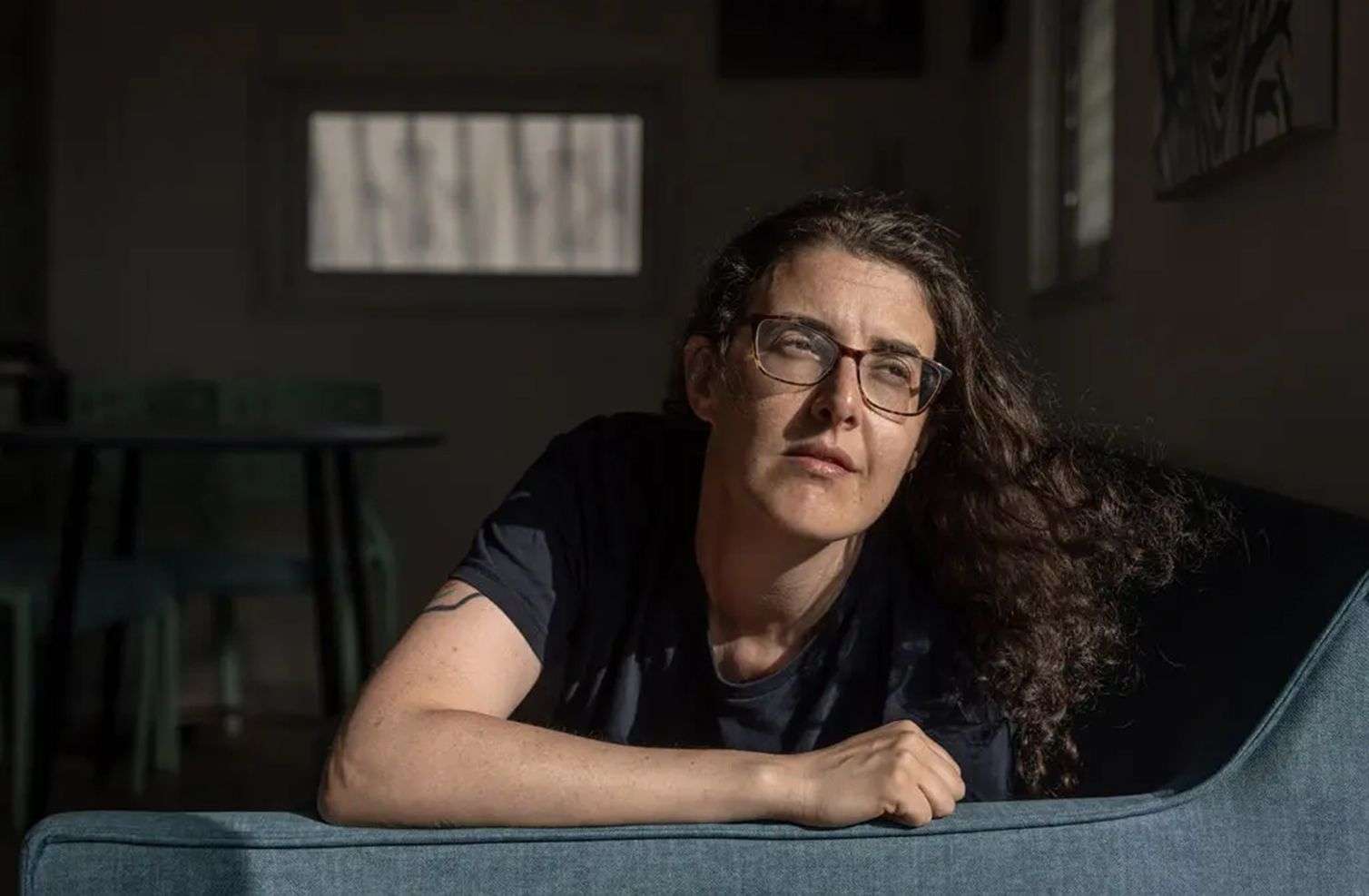 “Məndən qum torbası kimi istifadə edirdilər” – Hizbullahın girovu olmuş qadın 