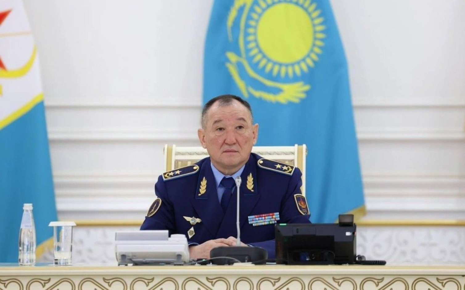 Qazaxıstanın müdafiə naziri Bakıya gəlib 