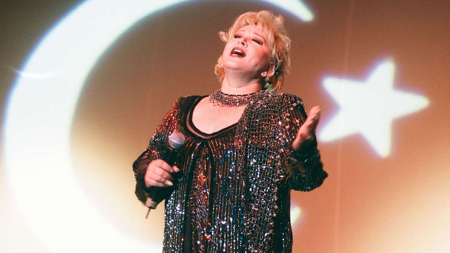 Türk musiqisinin unudulmaz səsi vəfat etdi 