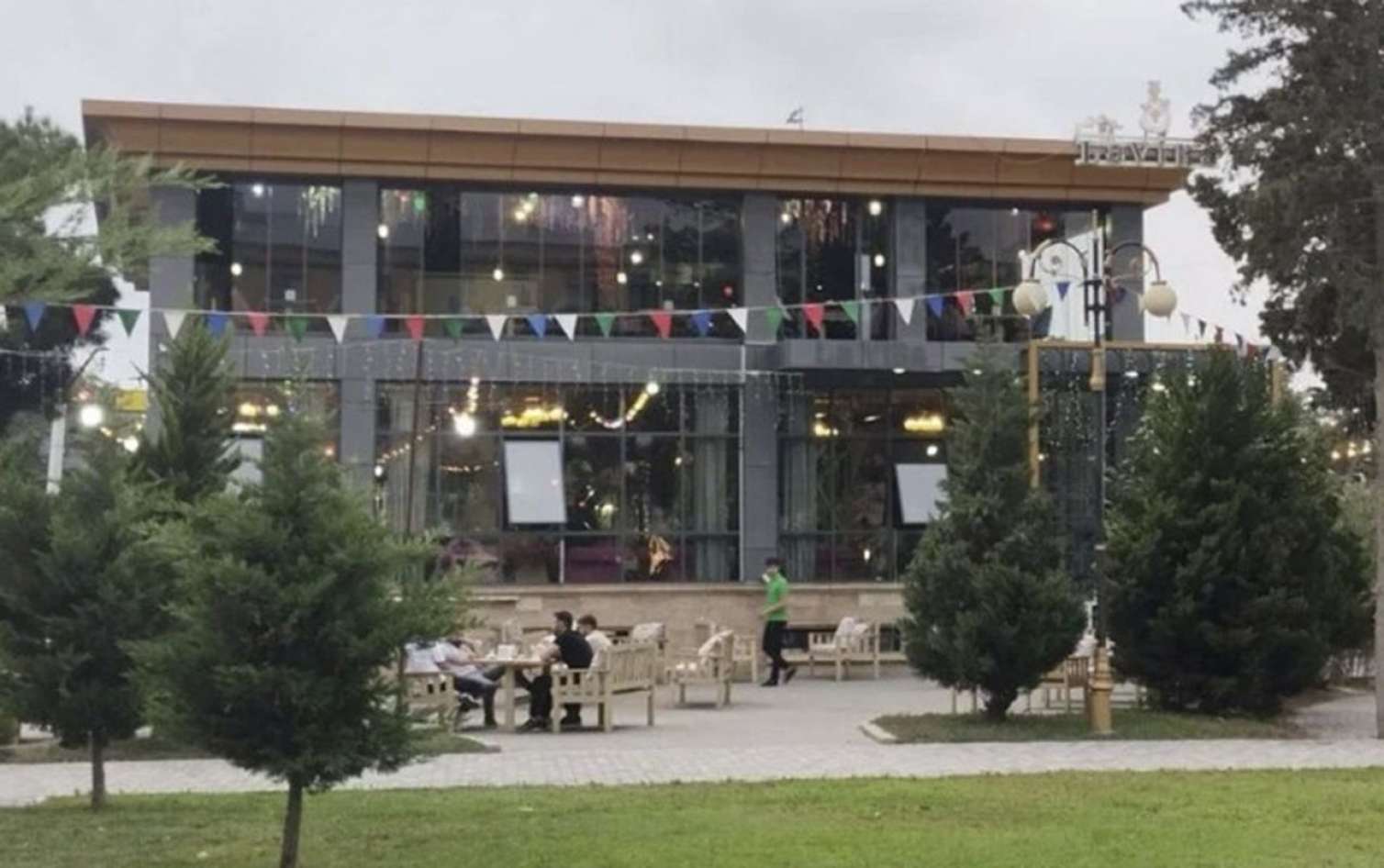 Bakıda məşhur restoranda partlayış - Qadın işçi öldü 