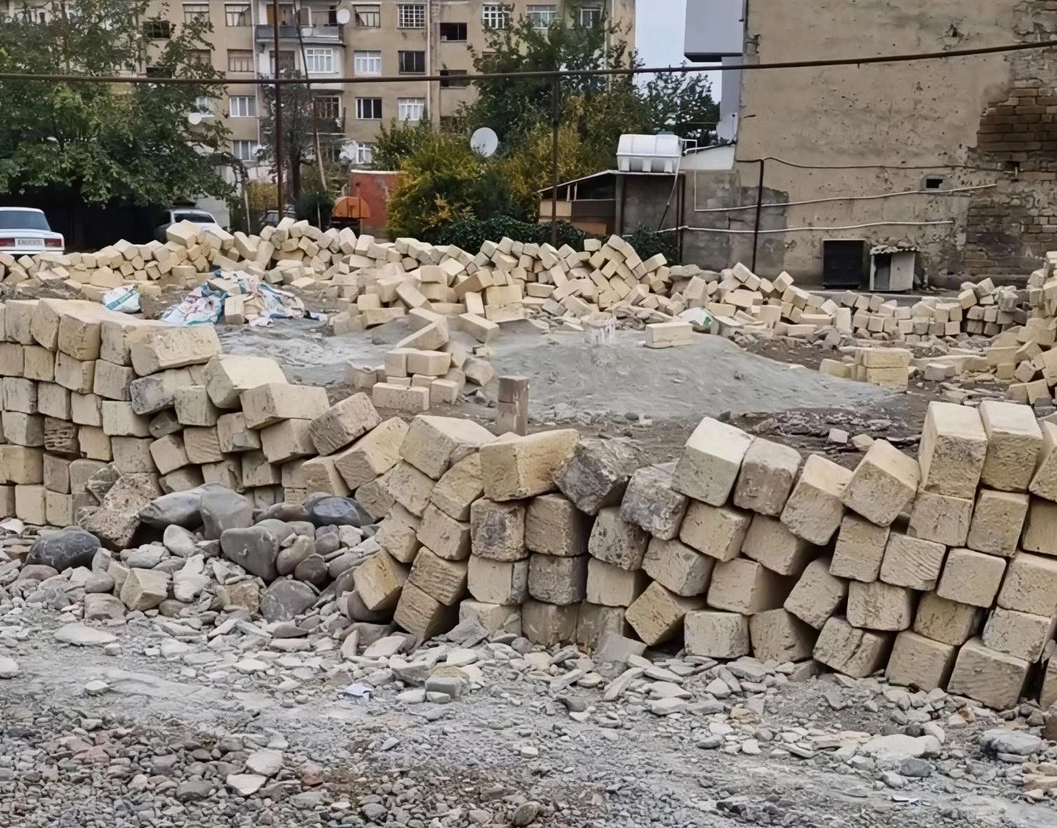 Gəncədə park üçün ayrılan yer satılıb?-ŞİKAYƏT+VİDEO 