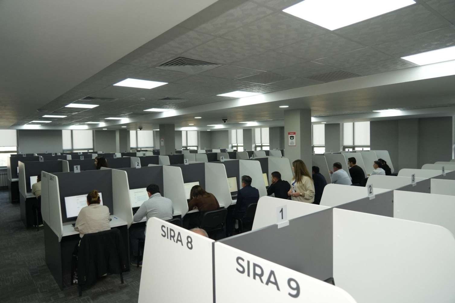 ƏN və DİM birgə imtahan keçirdi – Notarius olmaq istəyənlər üçün 