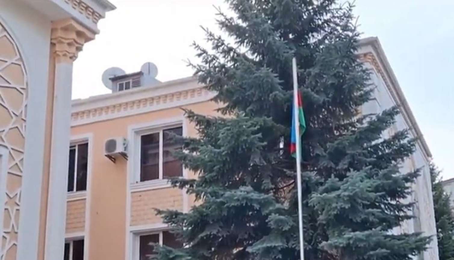 Raket düşən səfirliyimizdən GÖRÜNTÜLƏR 