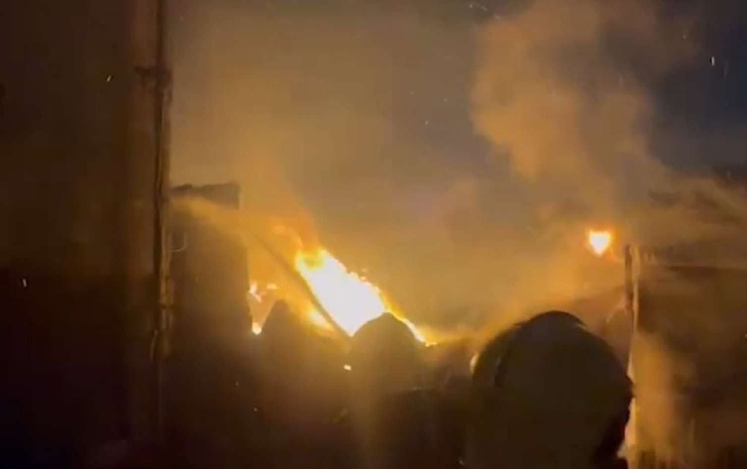 Bakıda yaşayış binasında  - YANĞIN/VİDEO 