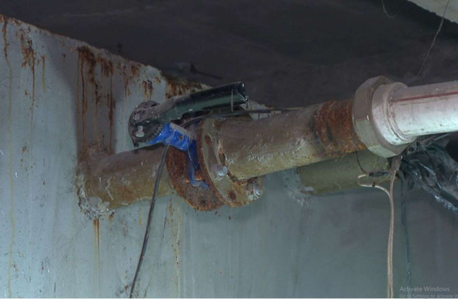 Yasamalda paslı su problemi – Sakinlər narahatdır 