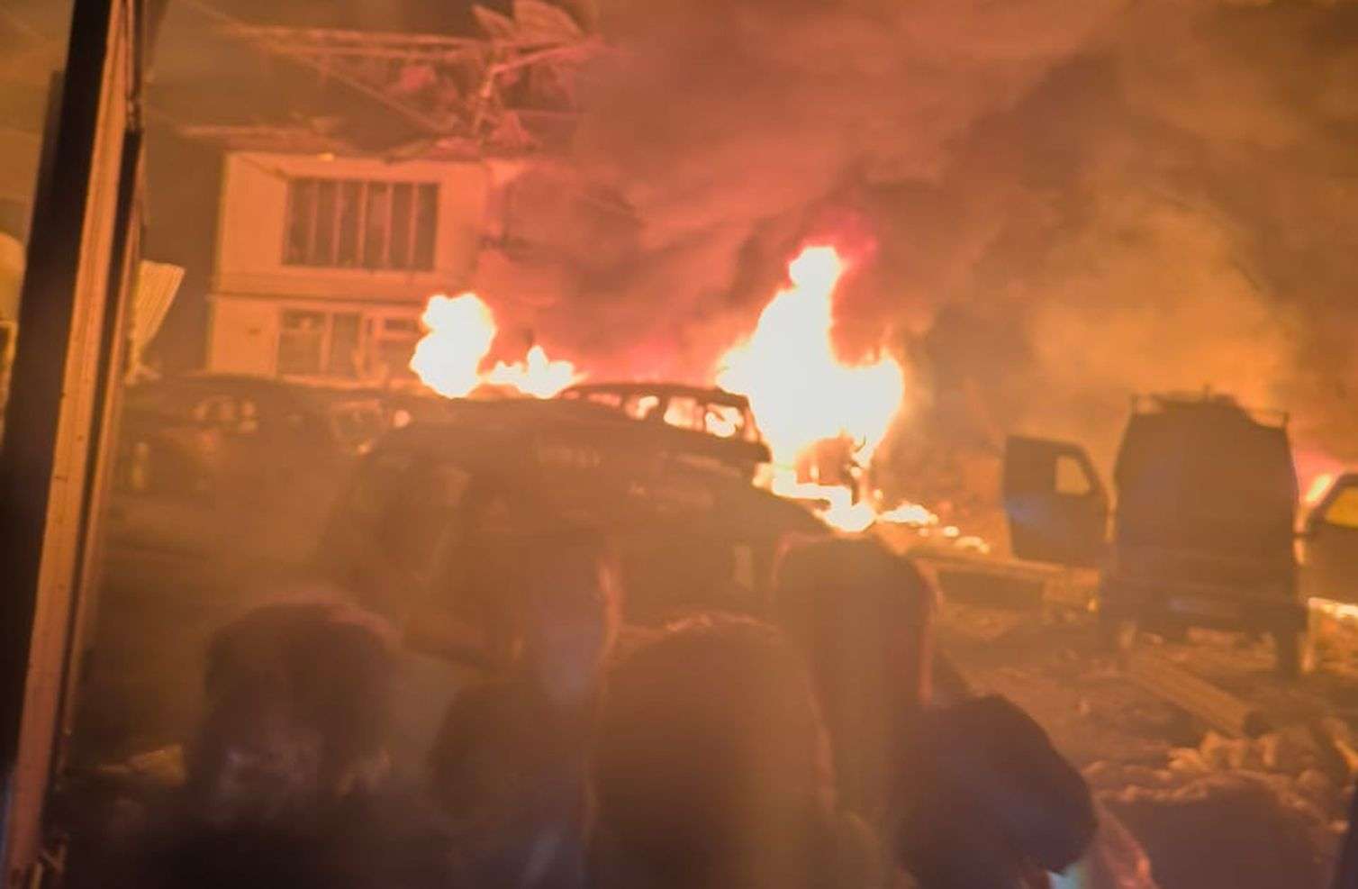 Kəşmirdə polis idarəsində güclü partlayış: 7 ölü, 27 yaralı – VİDEO 