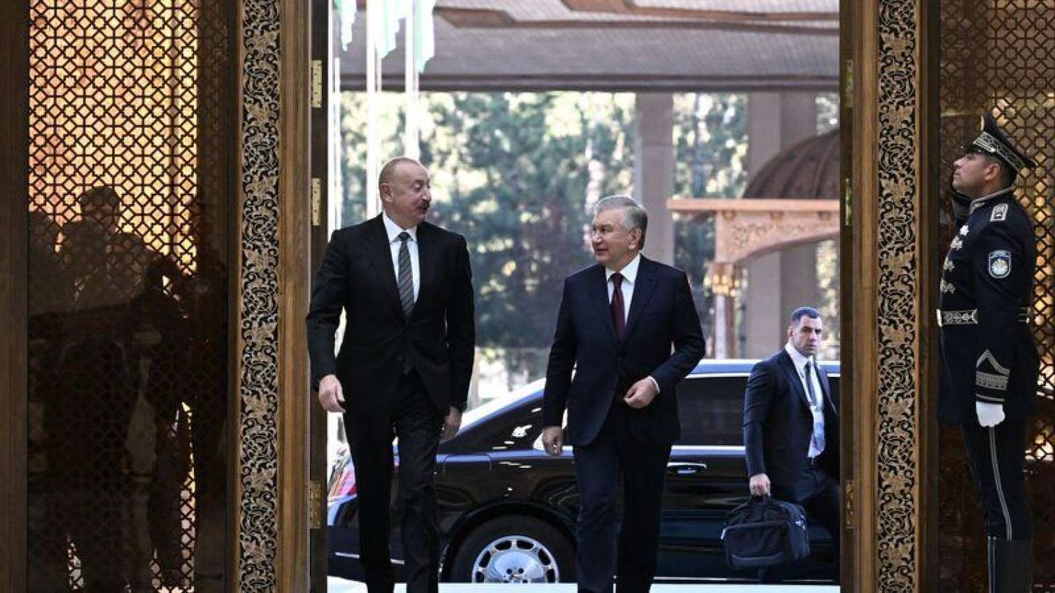 İlham Əliyev Şavkat Mirziyoyevlə görüşdü - FOTO/YENİLƏNİB 