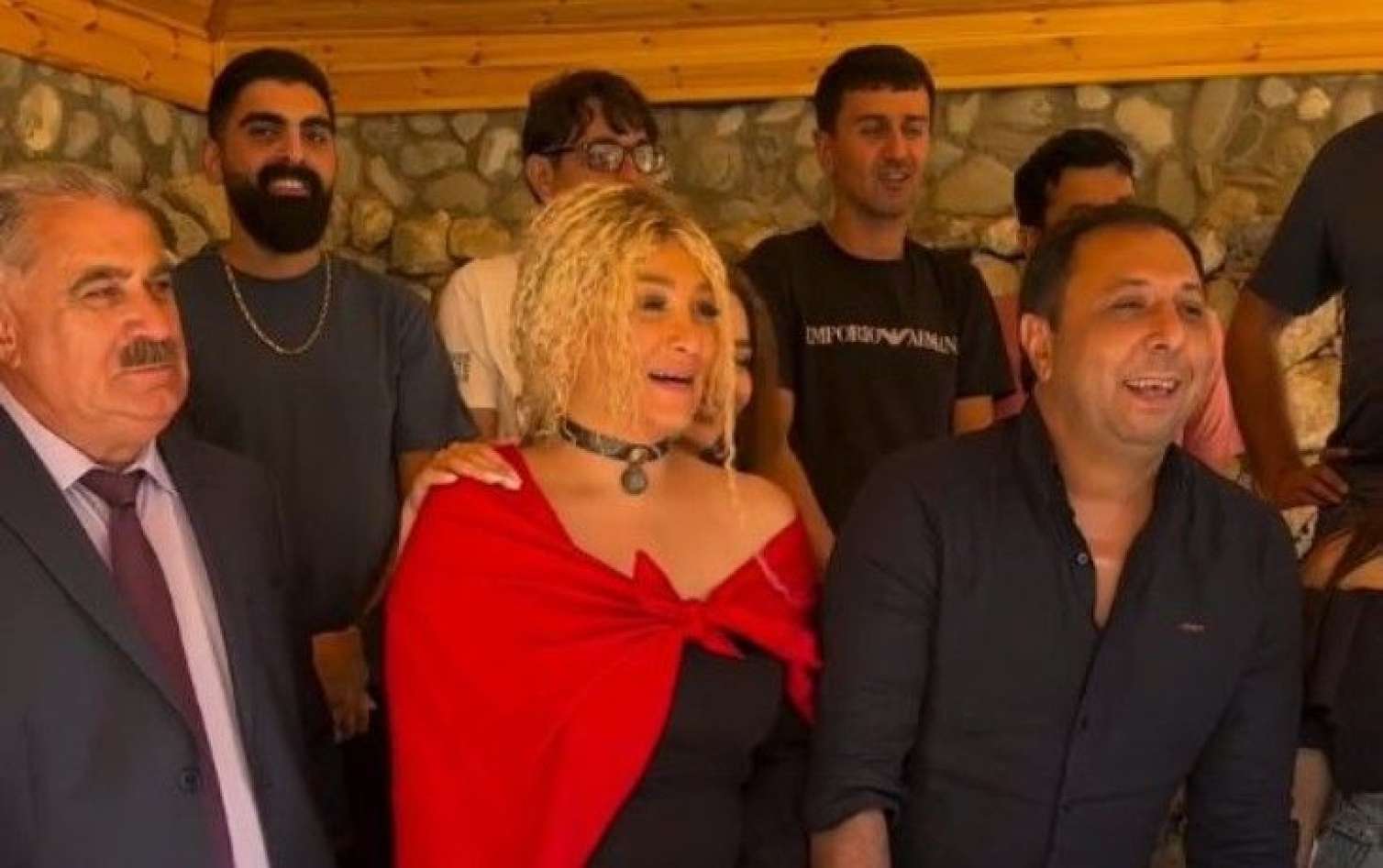 "Qız atası"nın yayımı dayandırılır 