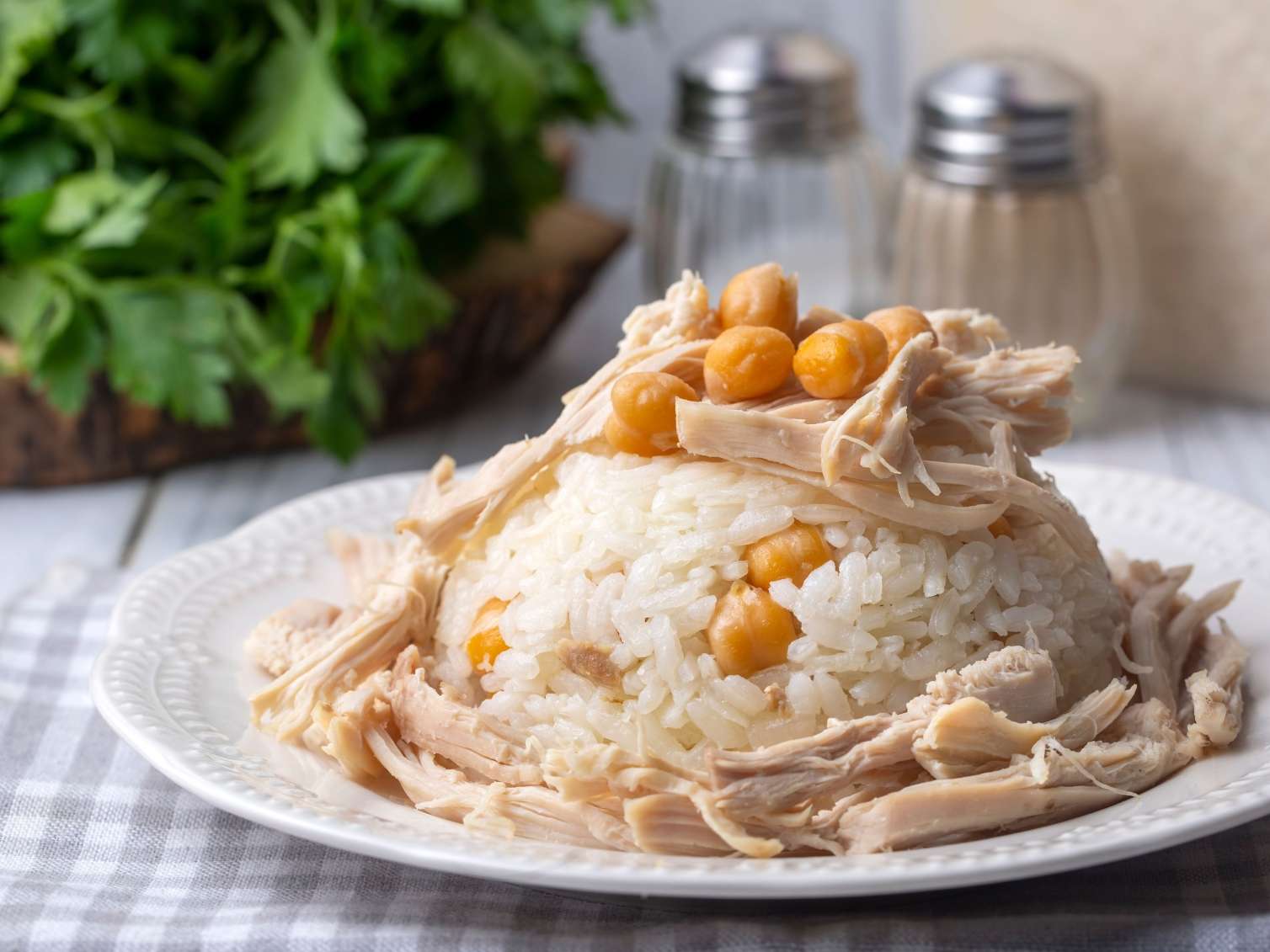 Türkiyədə 100 nəfər toyda zəhərləndi – Toyuq ətindən 