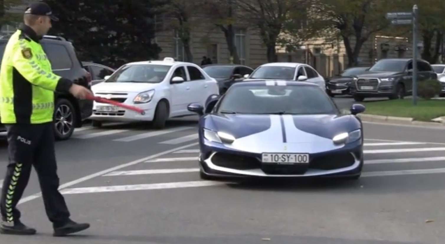 Bakıda saxlanılan 850 minlik “Ferrari” kimindir?  – VIDEO  
