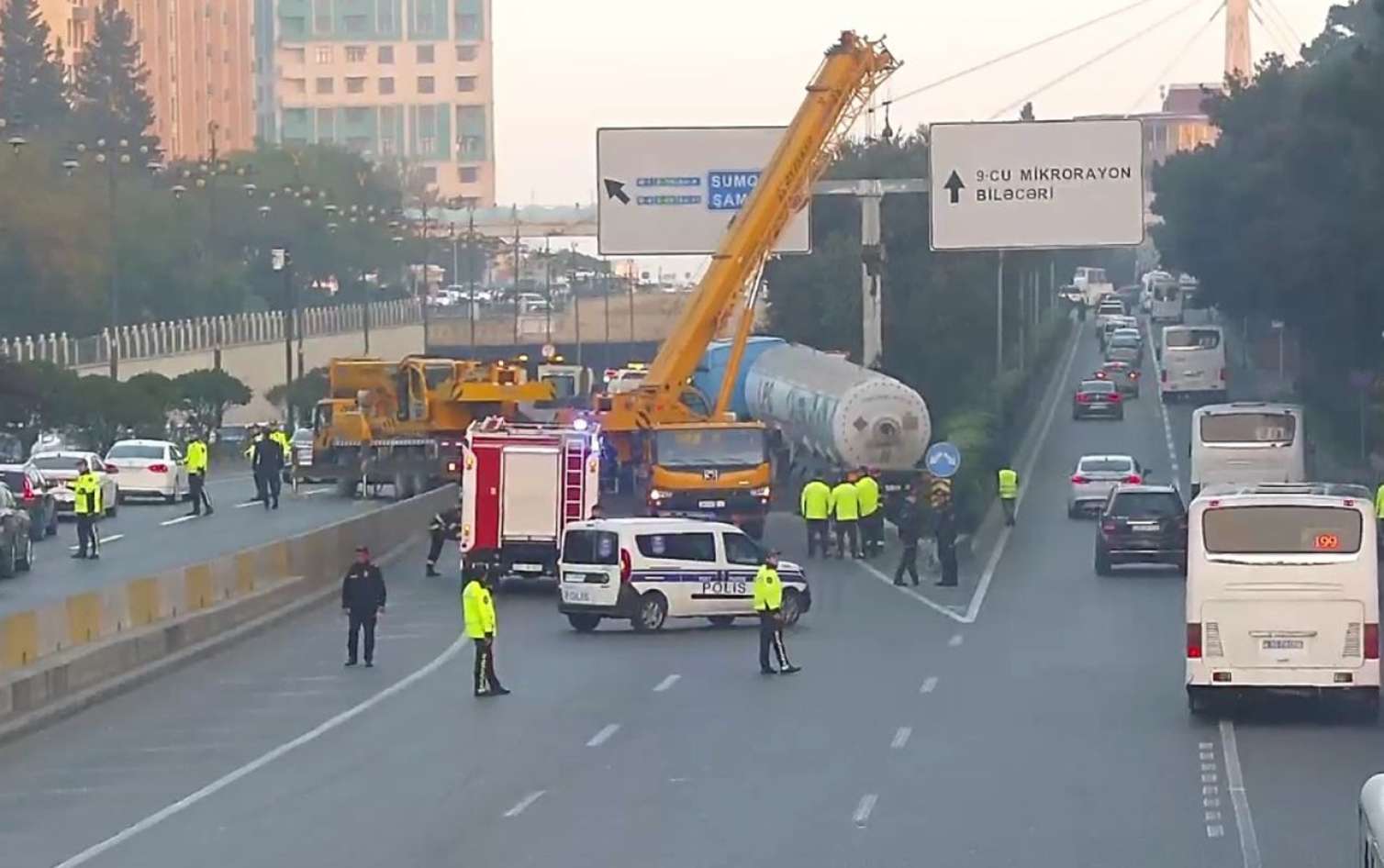 Paytaxtda qəza oldu – Hansı yollar bağlandı? – VİDEO 