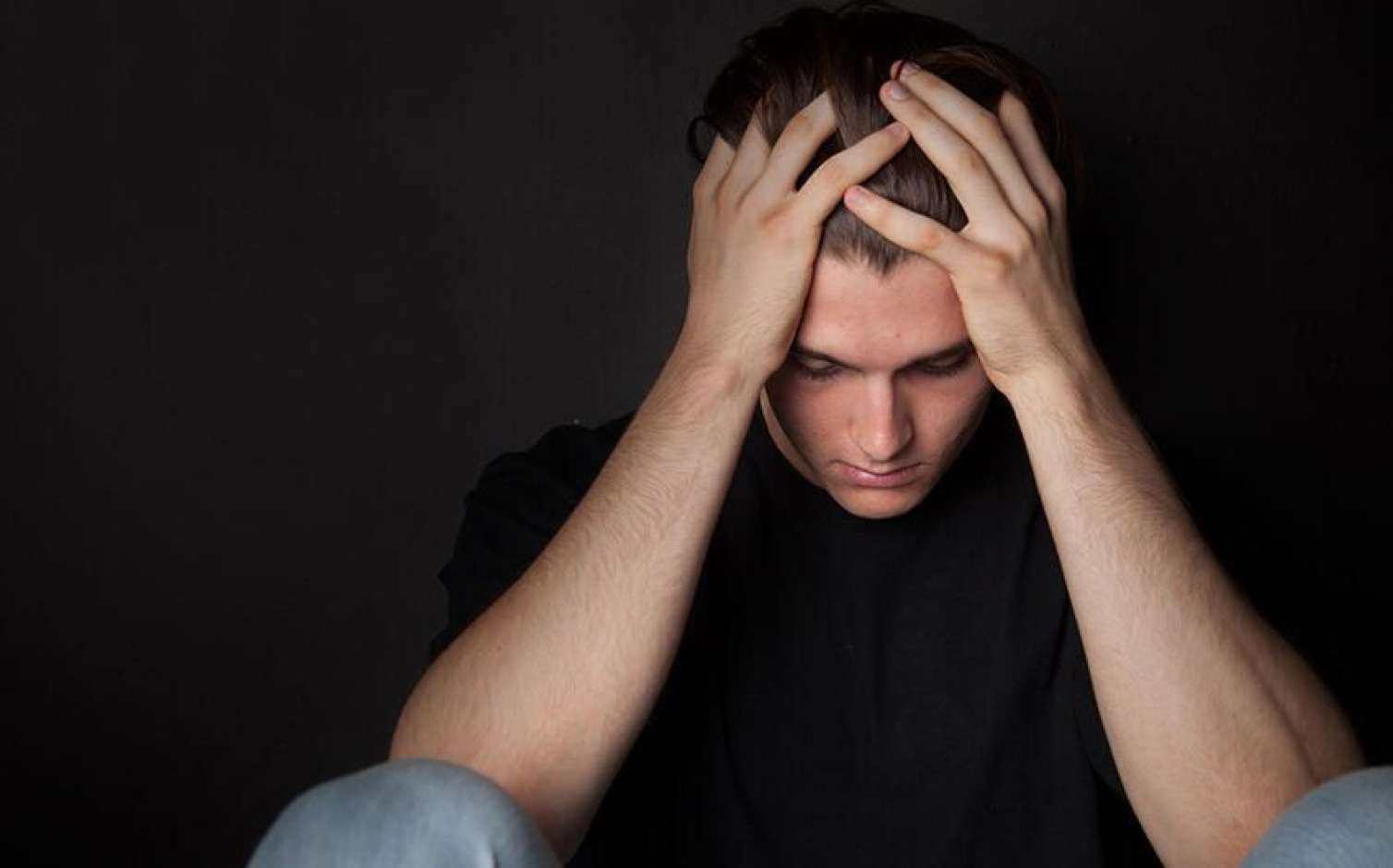 Balakəndə 32 yaşlı kişi qadını təhqir etdi - Qızının videosunu paylaşdı 