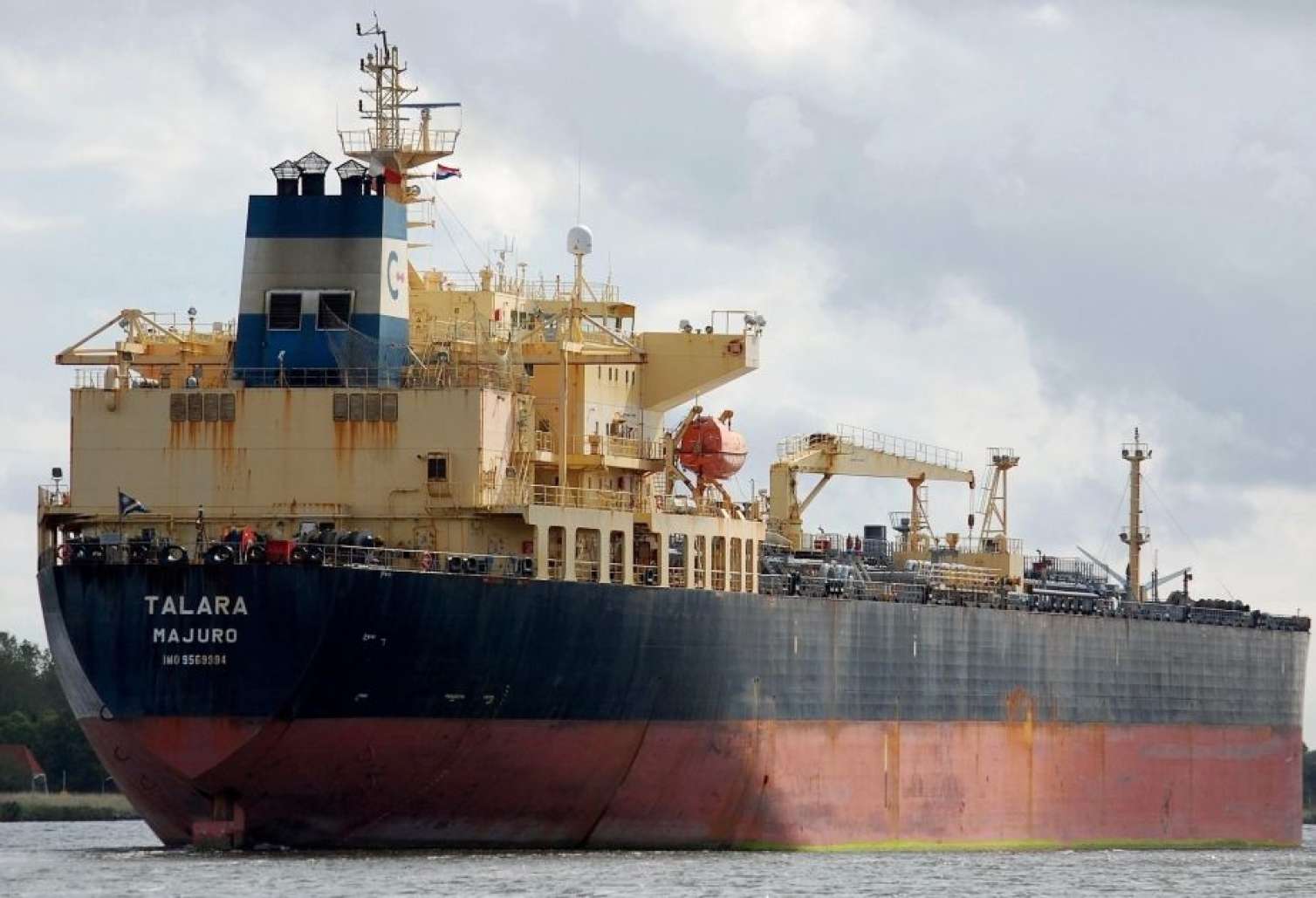 İran ələ keçirdiyi tankeri və ekipajını sərbəst buraxıb 