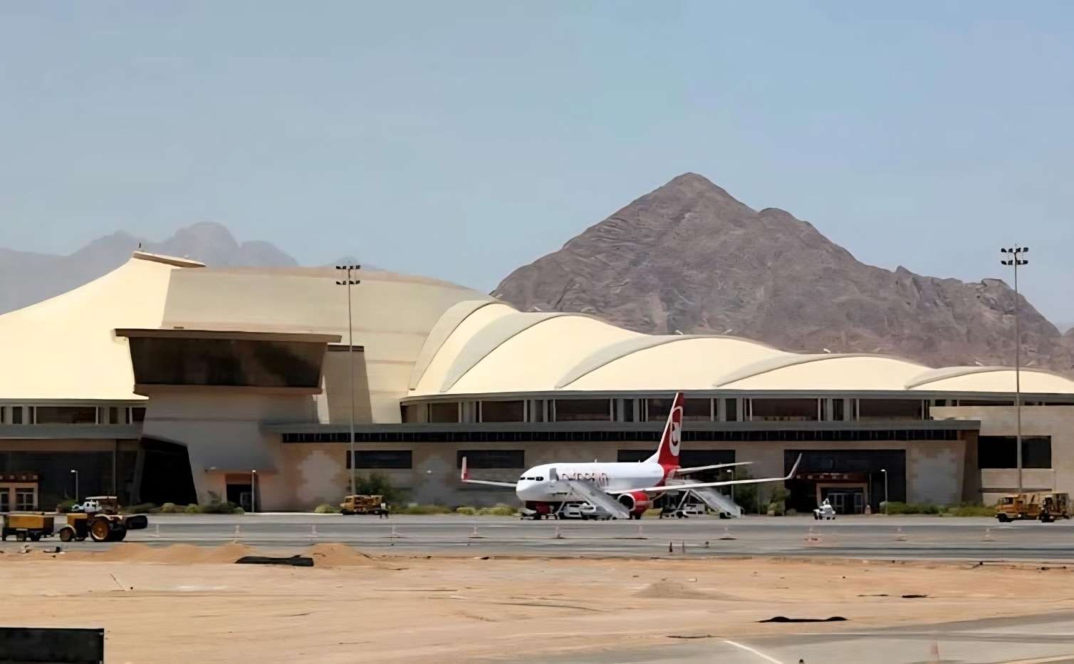 Azərbaycanlılar Misirdə hava limanında qaldılar - Səyahət şirkətindən AÇIQLAMA 