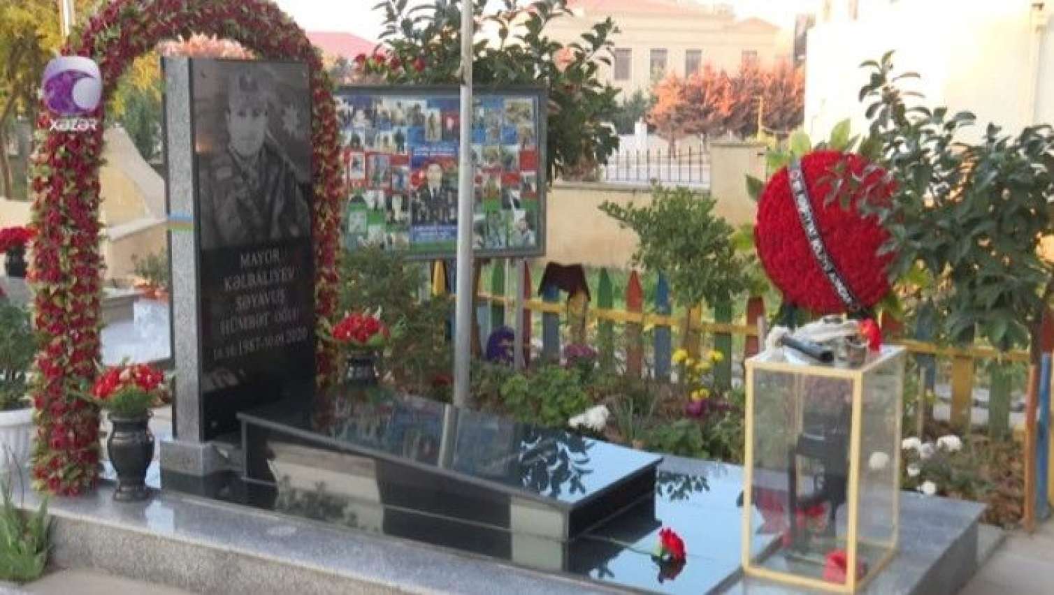 Bakıda iki şəhidin məzarı qarət edildi – Şəxsi əşyaları oğurlandı – VİDEO 