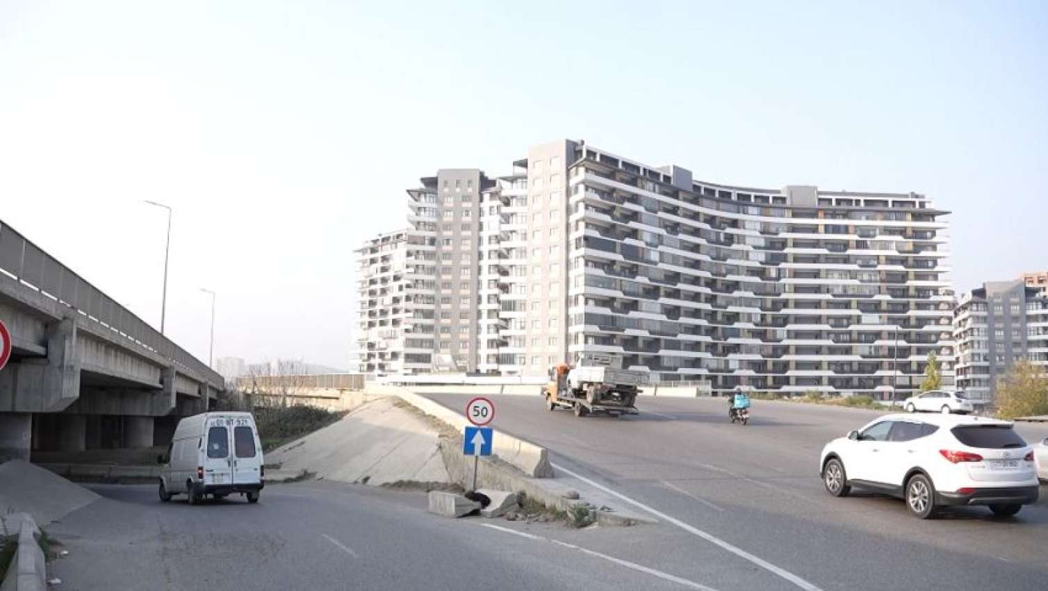 Bu yolda nəqliyyatın hərəkəti dəyişdirilir – Məsafə 4 km qısalacaq – VİDEO 