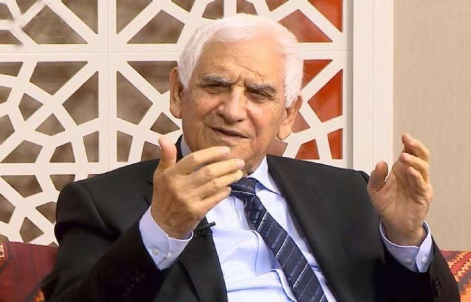 Xalq şairi xəstəxanaya yerləşdirildi 