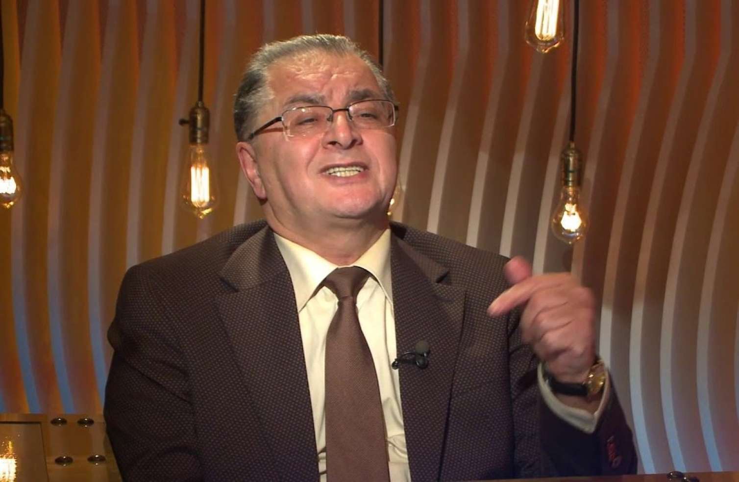 Cümşüd Nuriyev partiyadan qovuldu 