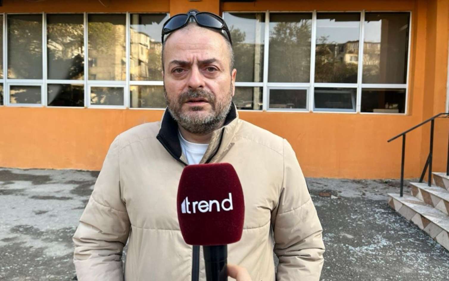 Usta yanıq qoxusu ilə bağlı restorana müraciət edib, onu döyüblər - Jurnalist 