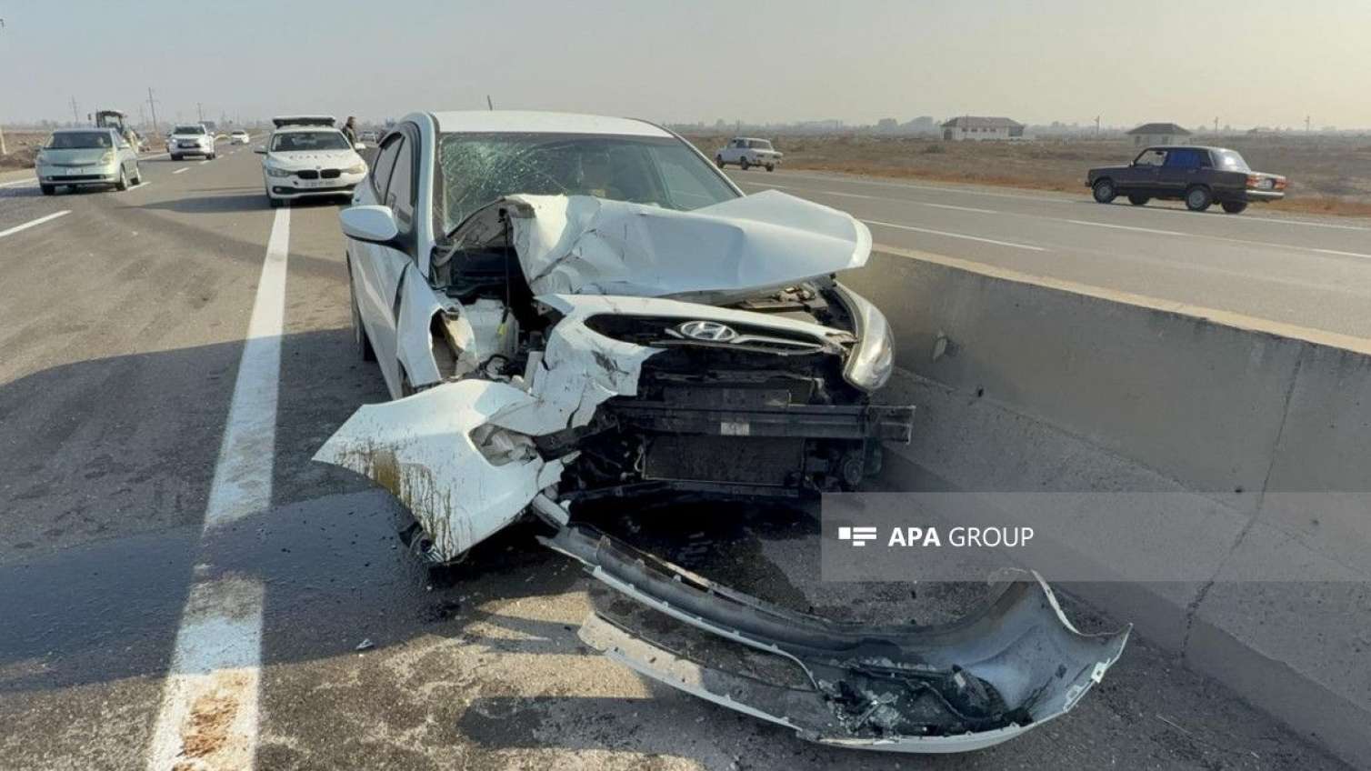 “Hyundai”la toqquşan traktor aşdı – Xəsarət alanlar var - FOTO 