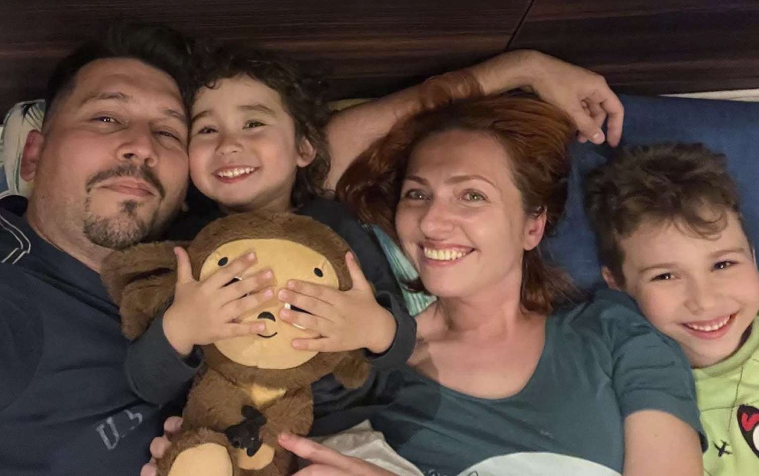 Yanan binada həlak olan komendant ailəsi ilə... - FOTO 