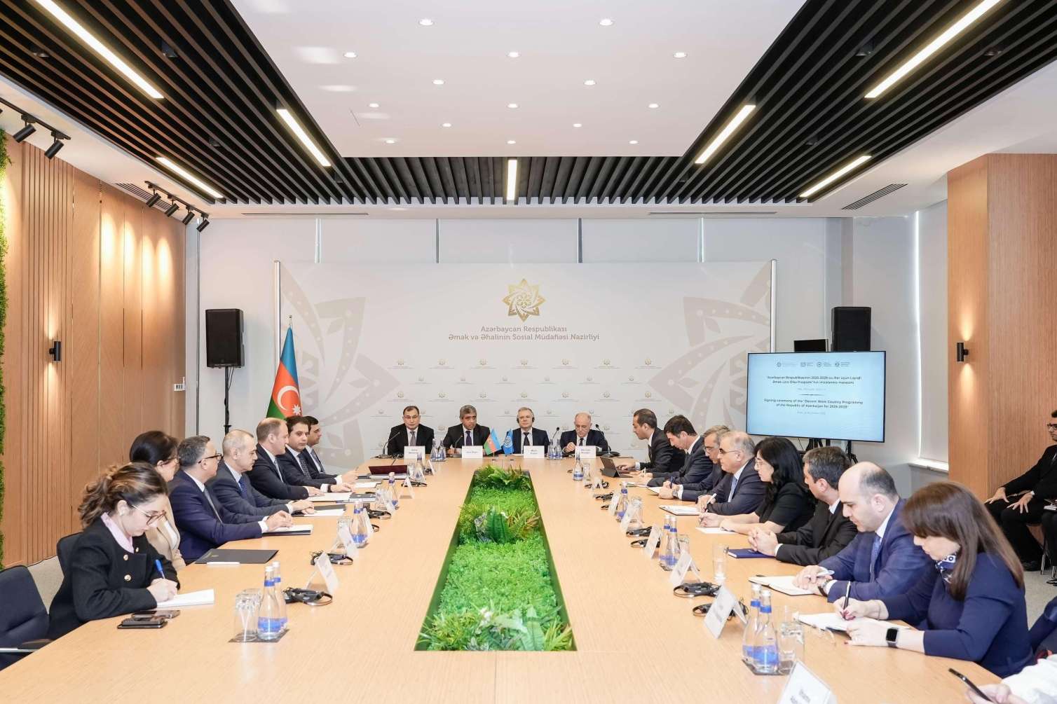 Azərbaycanla BƏT arasında saziş – FOTO 