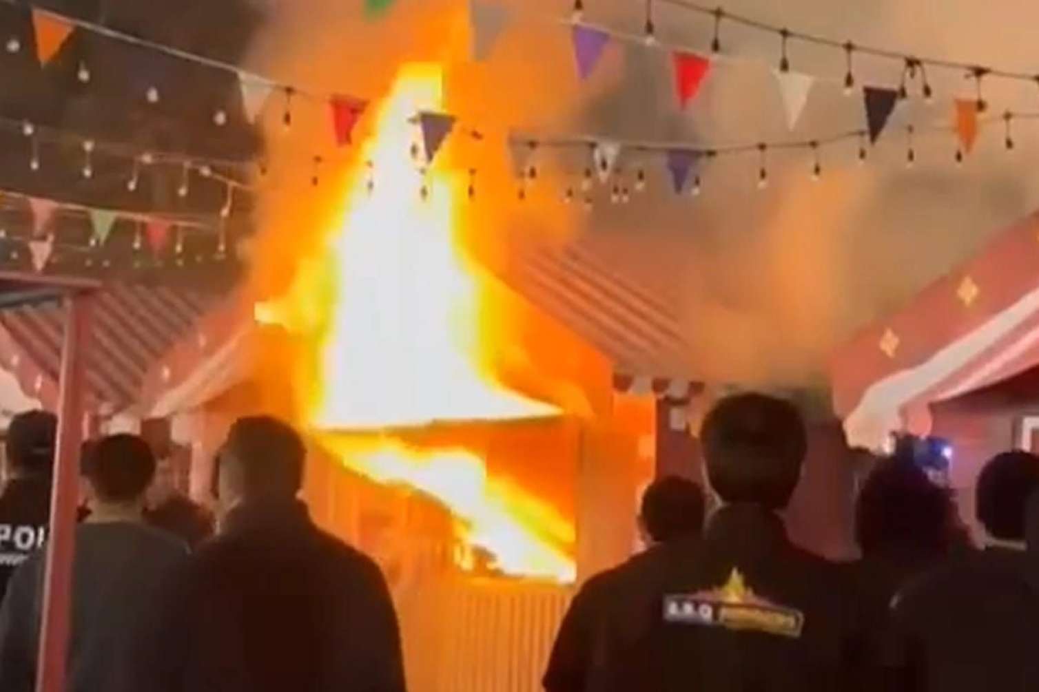 Fəvvarələr meydanında yanğında zəhərlənən var 