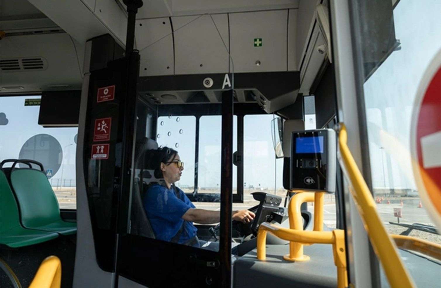 Müəllimə avtobus sükanı arxasında – Qadın sürücülərdən reportaj – VİDEO 