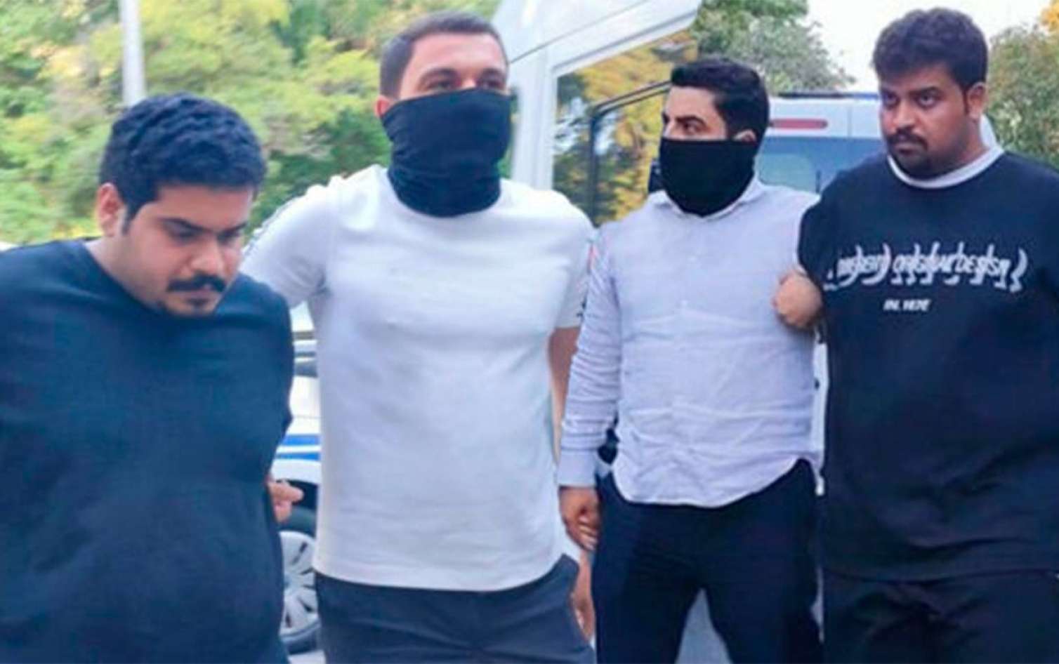 Şəhidlər xiyabanında nəlayiq hərəkət edənlər üzr istədilər - VİDEO