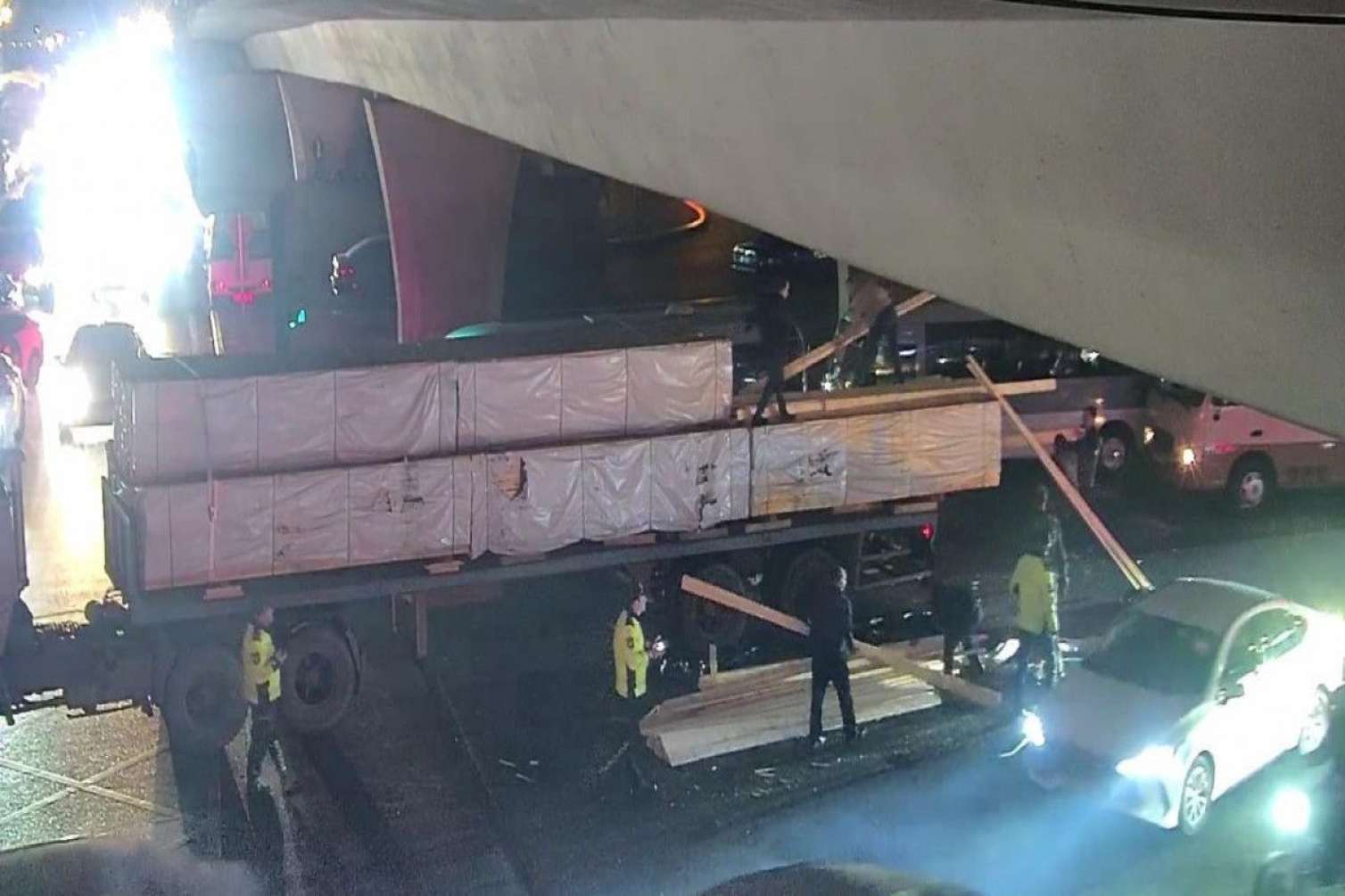 “20 Yanvar”dakı sıxlıq aradan qaldırıldı - FOTO 