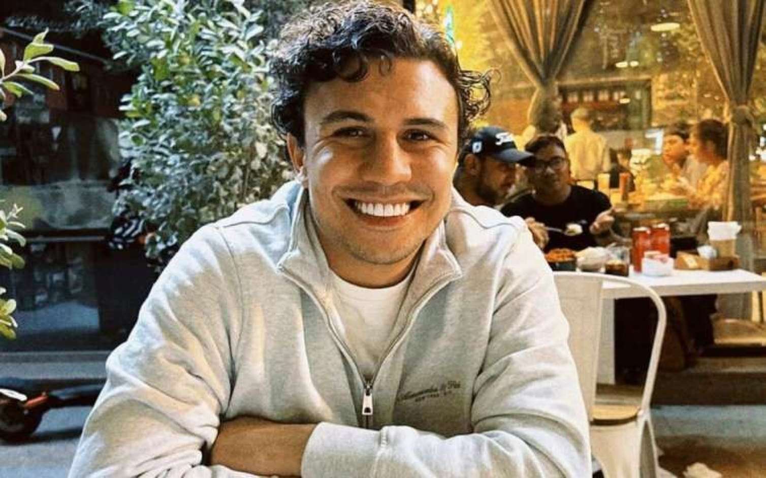 Azərbaycanlı bloqer canlı efirdə döyüldü - VİDEO 