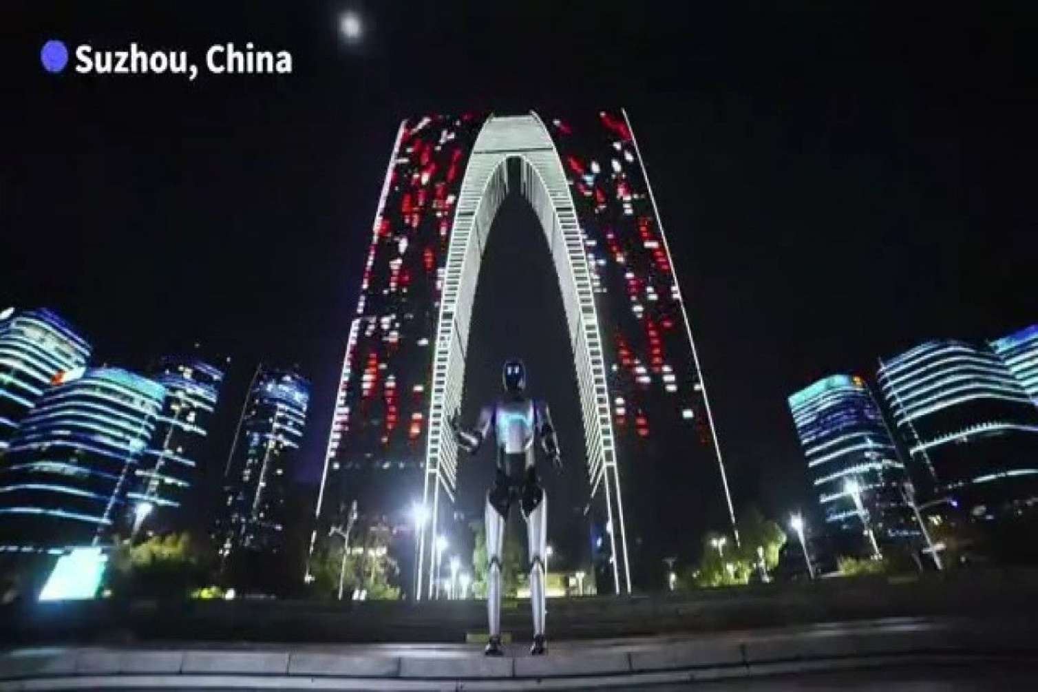 Çində humanoid robot dünya rekordunu yenilədi - VİDEO 