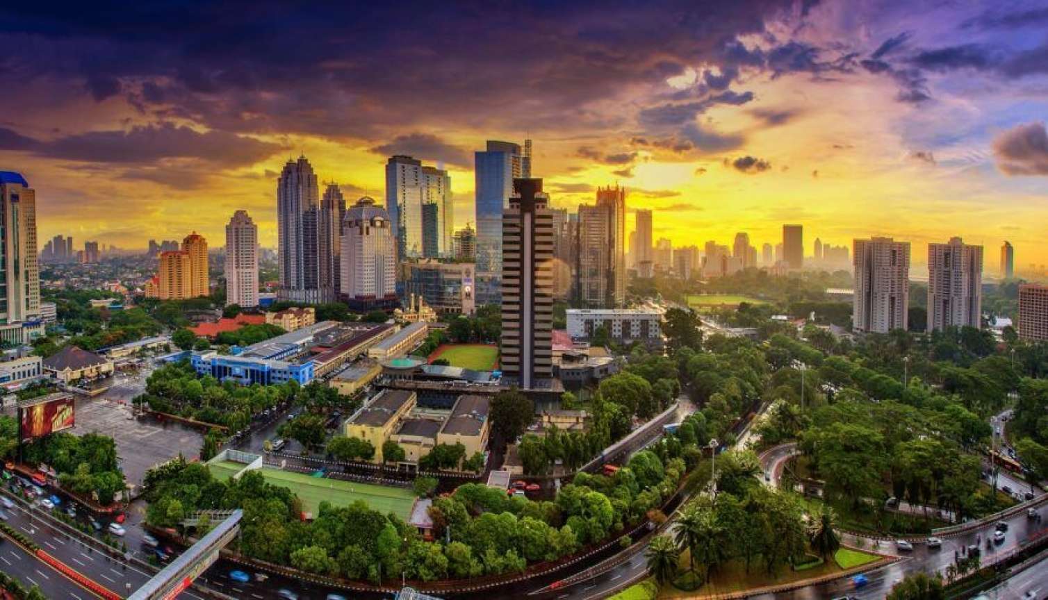 Bu ölkədə təbii fəlakət 303 nəfərin həyatına son qoydu 