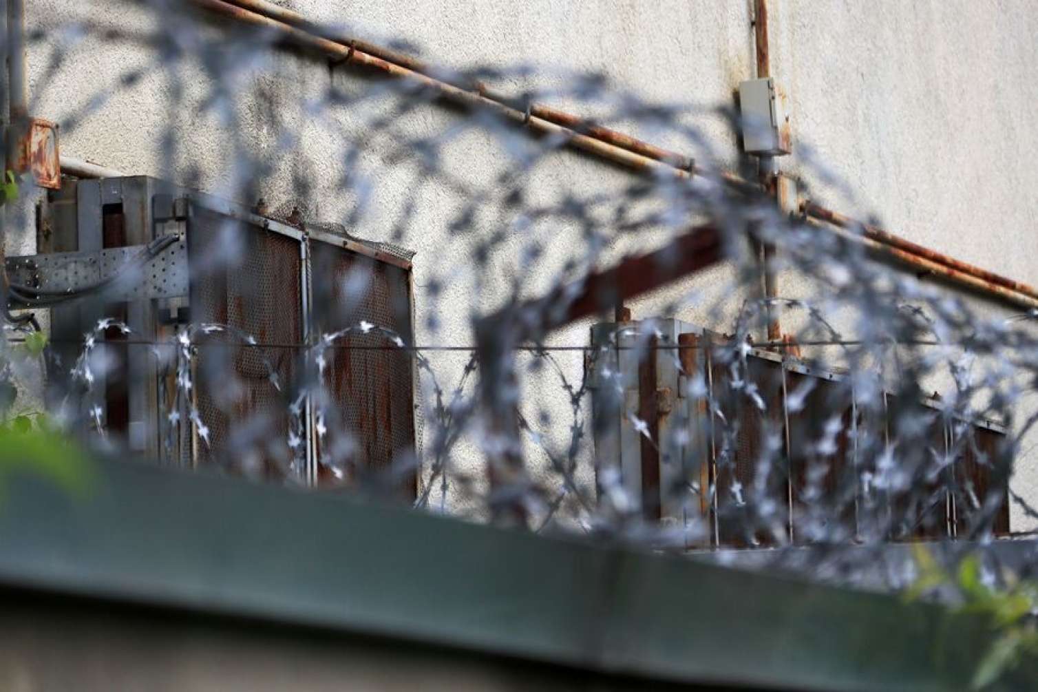  Həbsxanadan buraxılandan 5 dəqiqə sonra yenidən saxlanıldı 