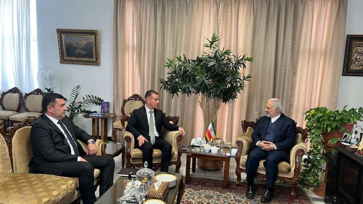 Azərbaycanın Tehrandakı səfiri İran rəsmiləri ilə görüşdü 