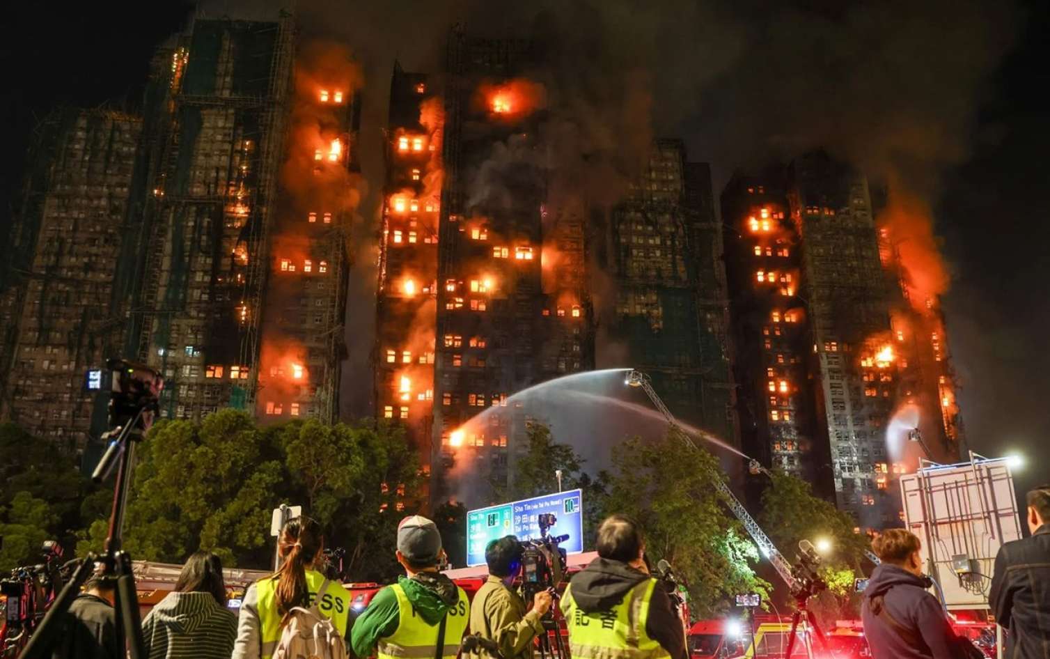 Honkonqdakı yanğında ölənlərin sayı artdı 