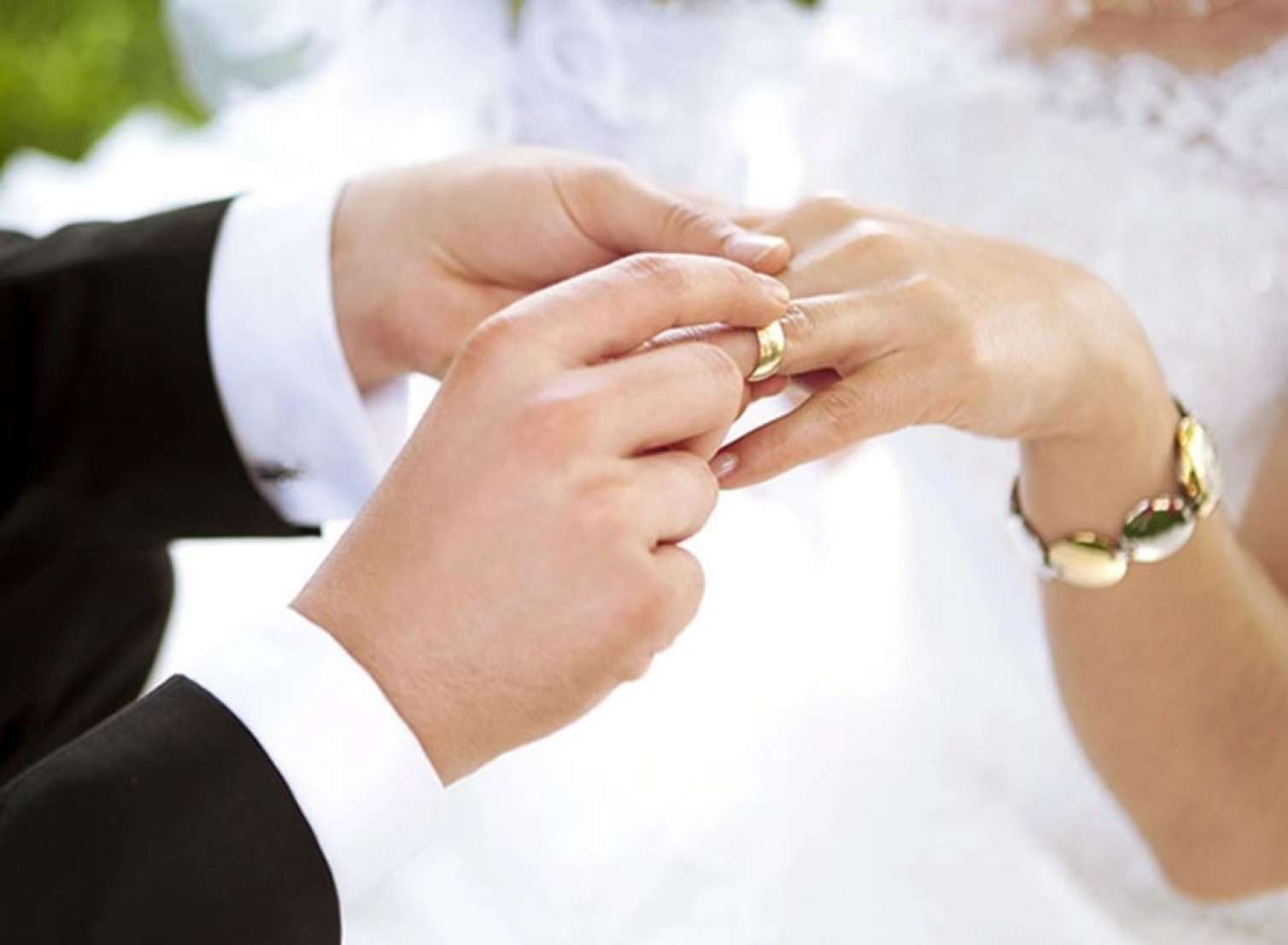 Ailə quranlara ödənişli məzuniyyət verilməlidir - İqtisadçı 