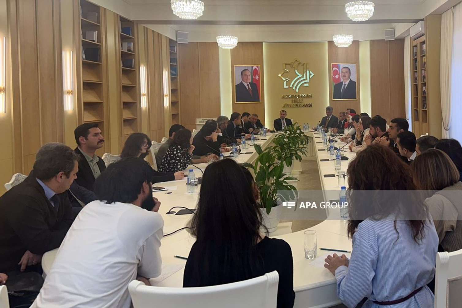 Yazıçılara müjdə – Dövlət mükafatı 50 min manat olacaq 