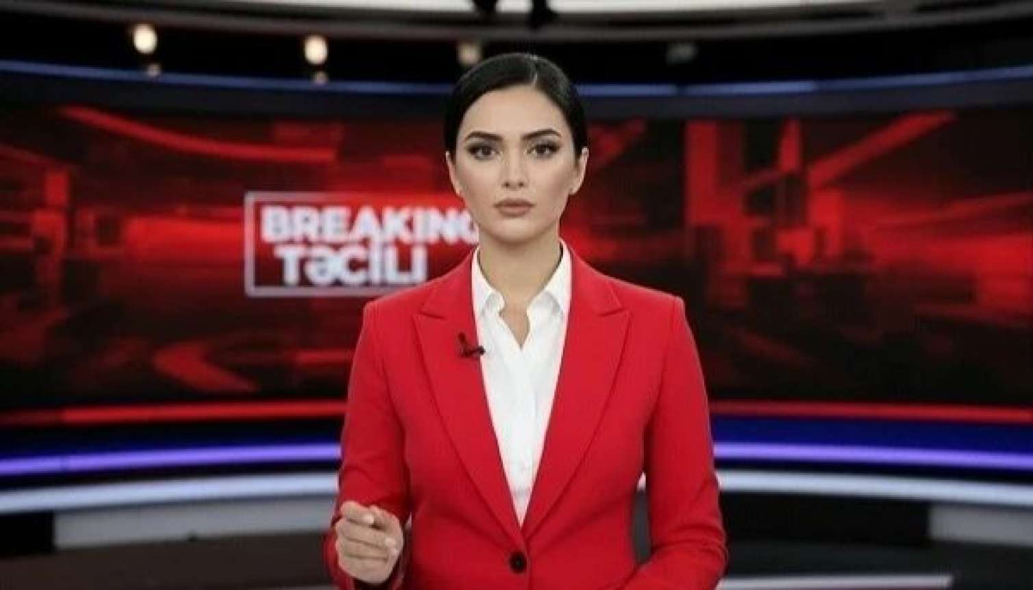 Azərbaycanda daha bir robot aparıcı - VİDEO 