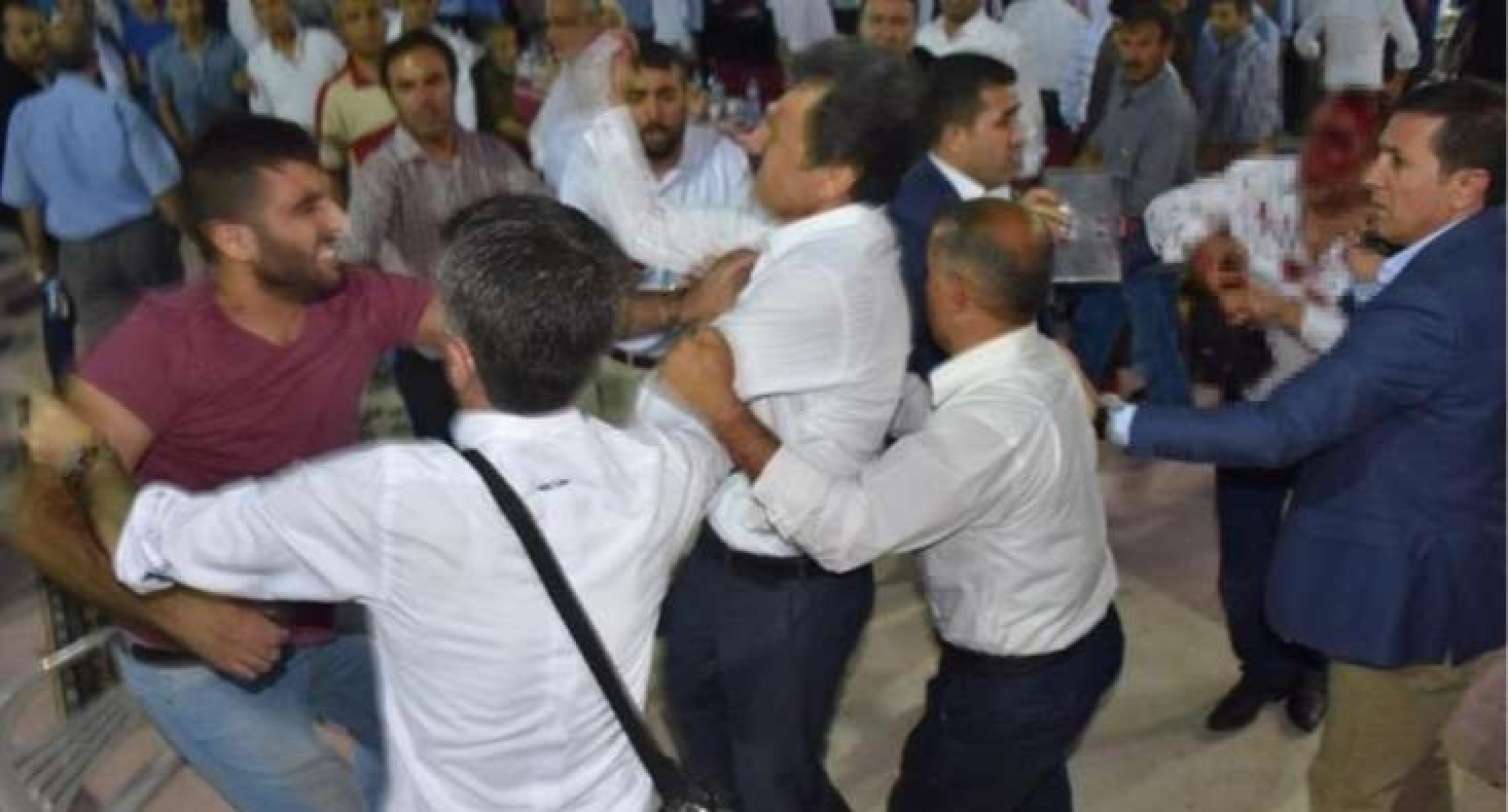 Toyda DAVA: ofisiantla kobud danışan qonaq DÖYÜLDÜ 