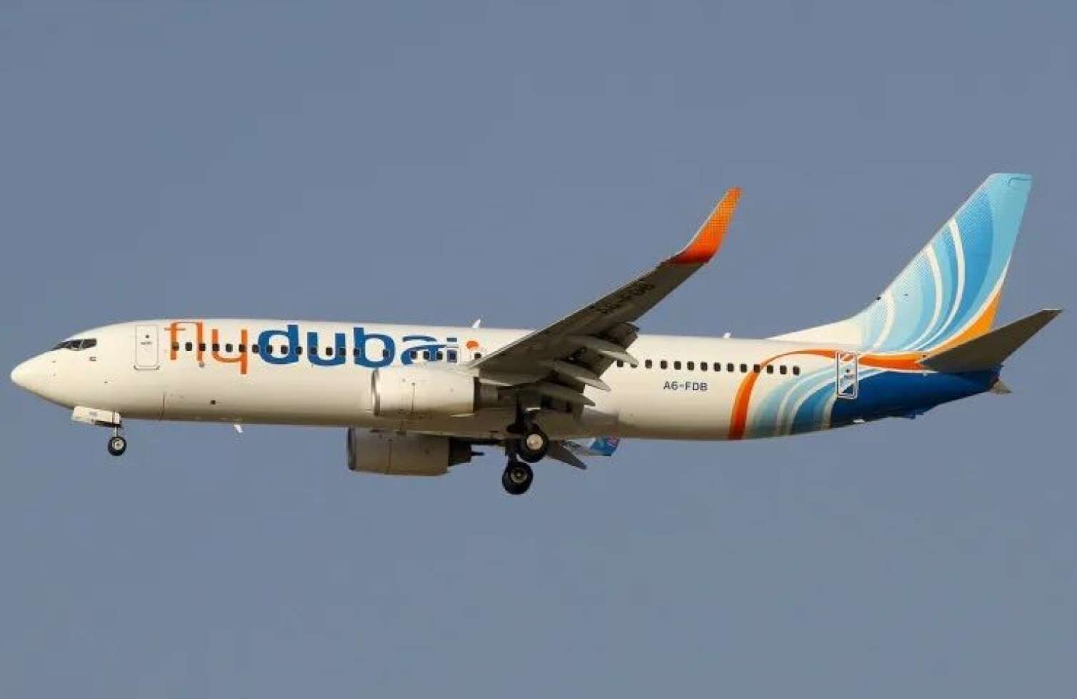 Dubaya uçan təyyarə Bakıya təcili eniş etdi 