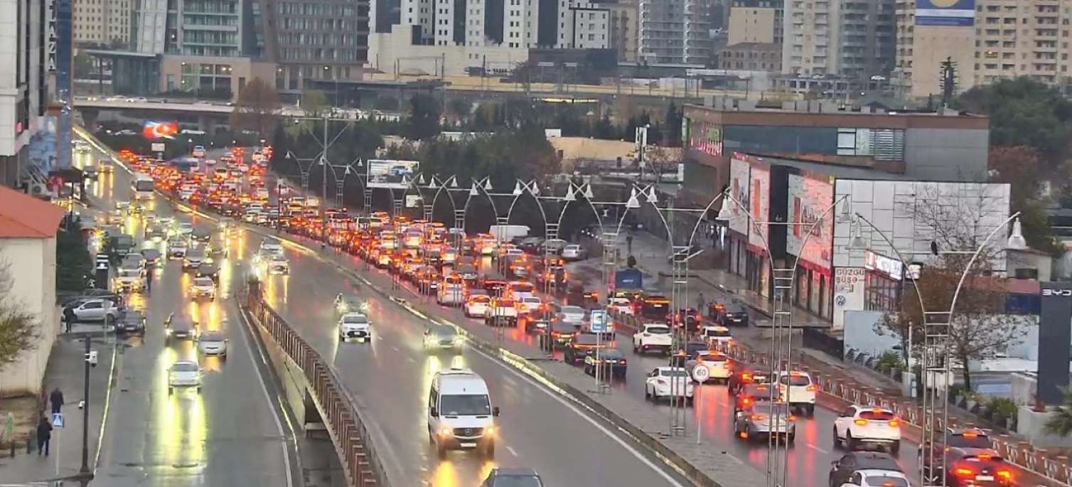Hazırda bu yollarda tıxac var - SİYAHI 