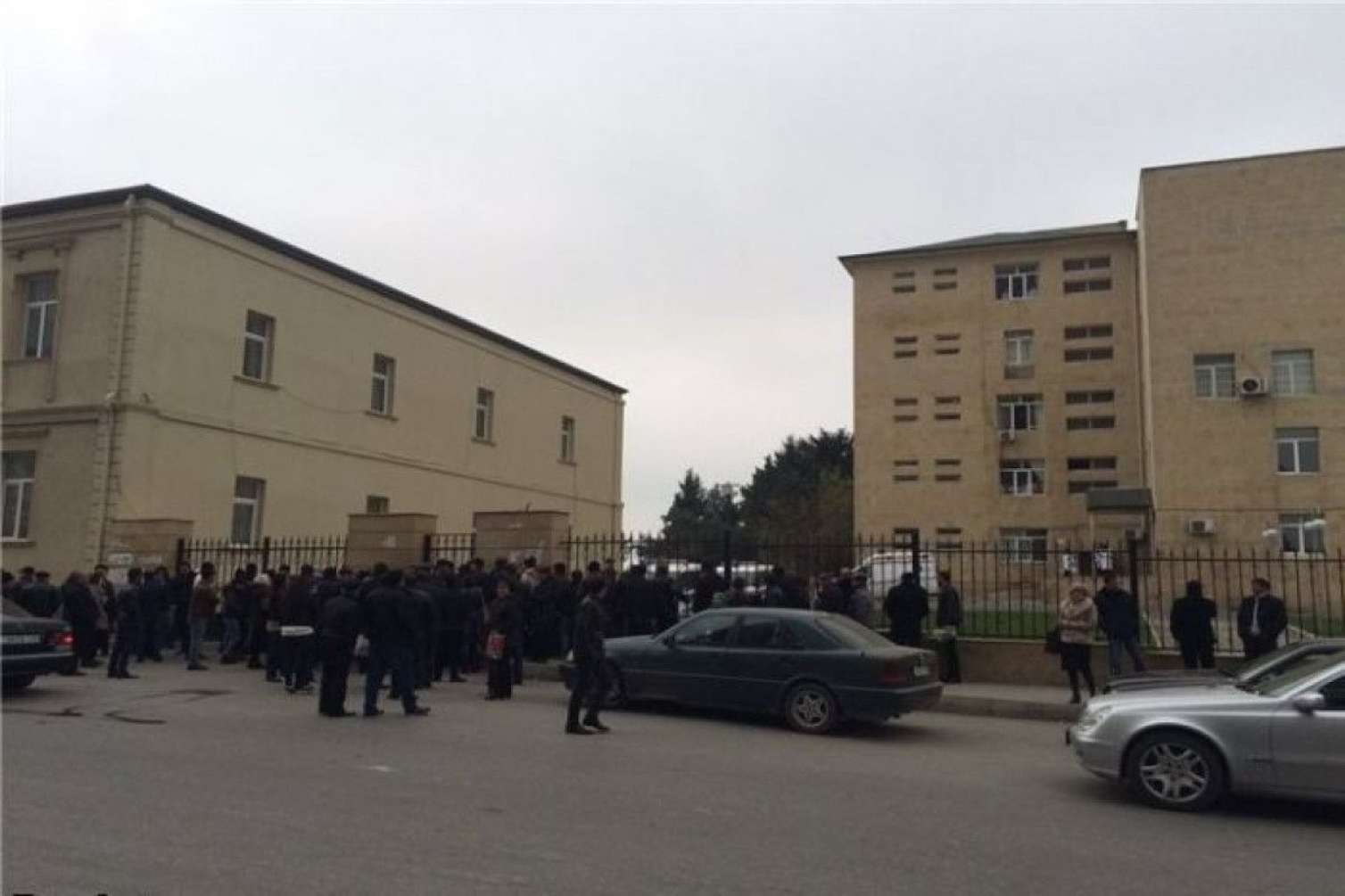 Bakıda Tibb Mərkəzinin həyətində ölü döl tapıldı 