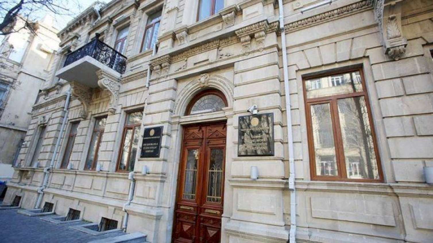 Deputatın qardaşı işdən çıxarıldı, yerinə YAP rəsmisi gətirildi 