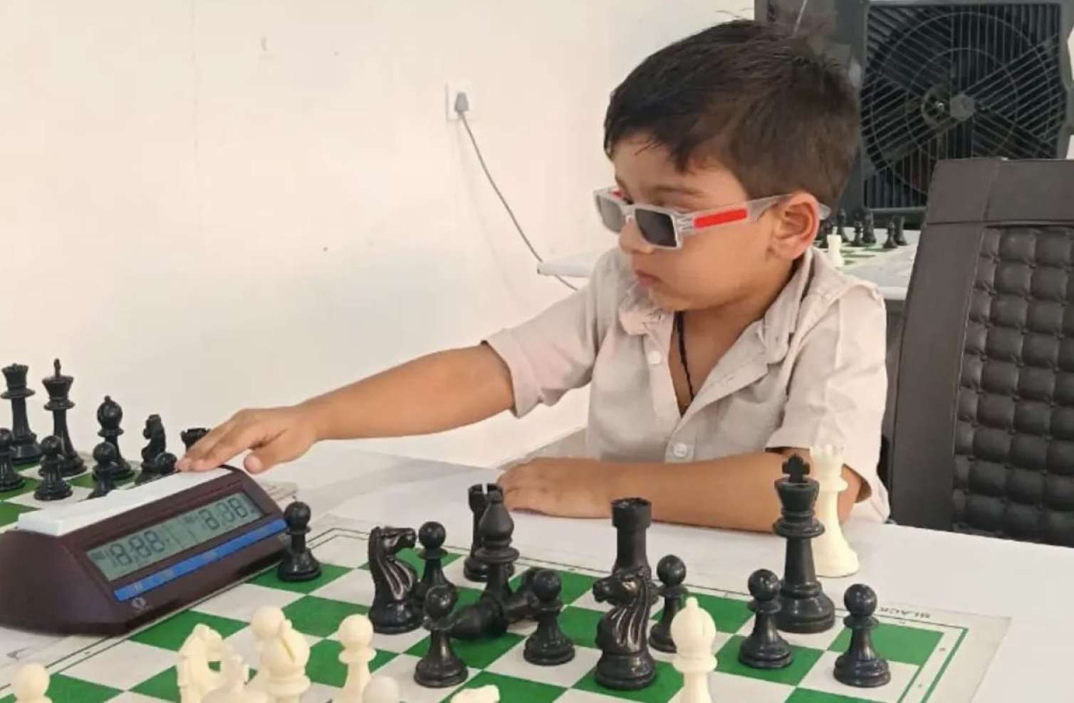 3 yaşlı şahmatçı dünya rekordu qırdı 