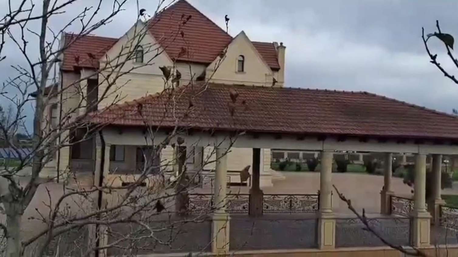 Ramiz Mehdiyevin Nabrandakı 4 mərtəbəli villası - VİDEO 