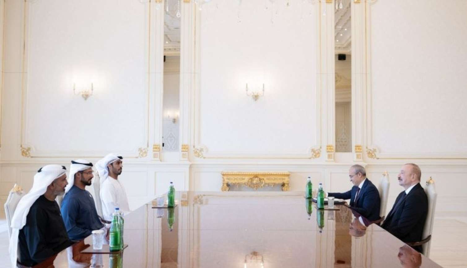 Prezident BƏƏ-nin bir sıra şirkətlərinin rəhbərlərini qəbul etdi 