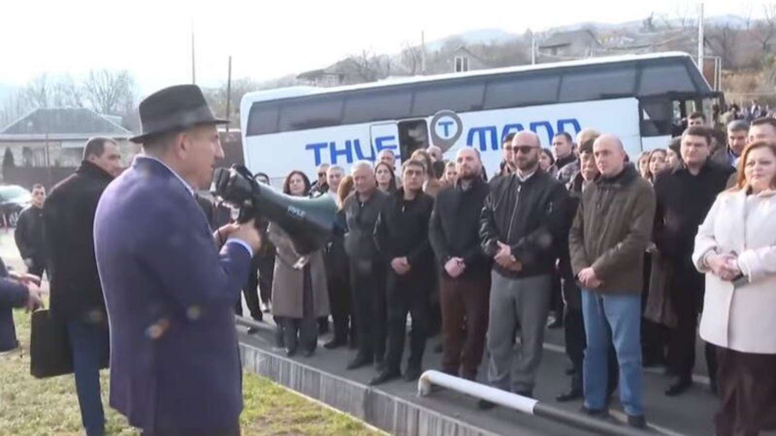 Paşinyan Ermənistan və Azərbaycan sərhədində sakinlərlə görüşdü 