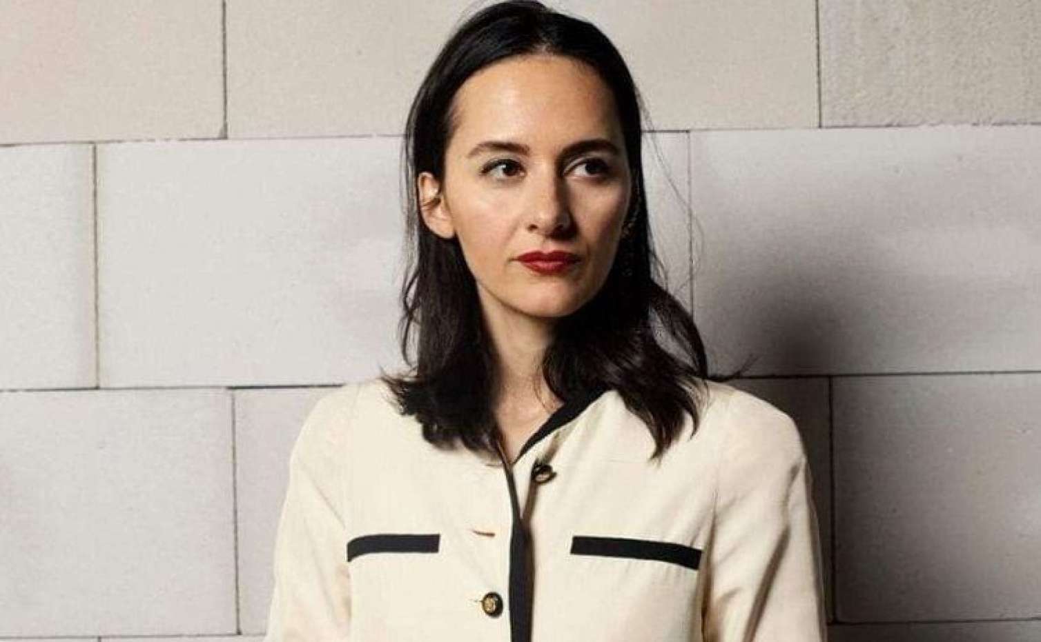 Əbülfəs Qarayevin qızı məhkəməyə verilir 